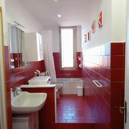 Casa Vacanze L'Attico Sul Porto, Imperia Centro Exterior photo