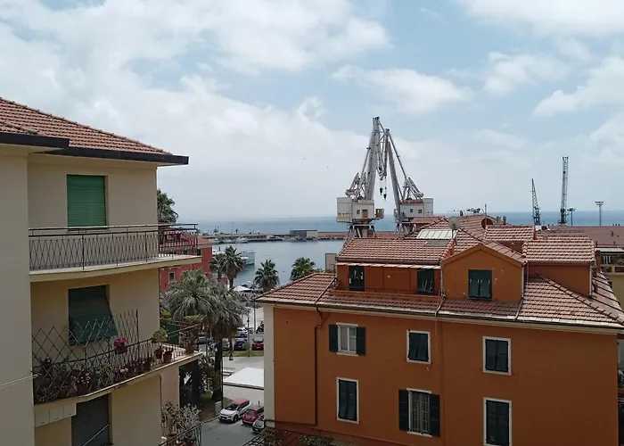 Casa Vacanze L\'Attico Sul Porto, Imperia Centro